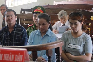 西寧省人民法院正審訊一個人口販賣團夥。