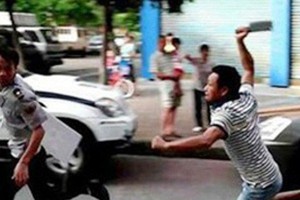 偷車賊偷車不遂，竟還持刀“還擊“。（示意圖源：互聯網）