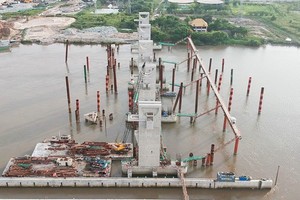 芒蕉防潮閘建設工程。