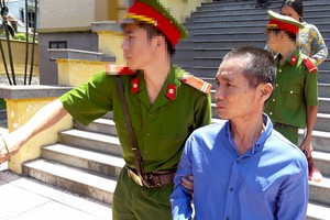 聽判刑後的潘清瓚被押出法院送往看守所。（圖源：清祿）