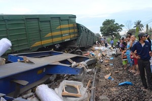 山城火車站兩貨運列車迎面相撞事故現場一瞥。（圖源：黎鵬）