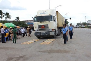 交通監察署本月查處了236起超載運輸，處罰近40億元。（圖源：交通報）