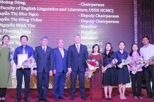 當日，組委會公佈市人文社會科學大學英語系正式成立越-英分會