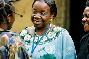 在剛果民主共和國，一名精神衛生工作者正在提供諮詢服務。（示意圖源：世衛組織）