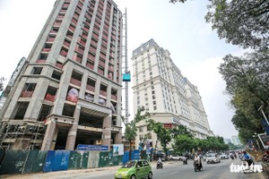 很多專家認為不能禁止建設高樓大廈，而必須增加準備基礎設施以 減少城市的堵車、超負荷情況。