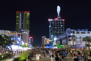 阮惠步行街一直是吸引遊客的景點。