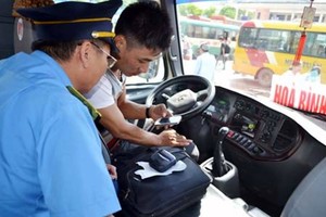 從今年7月1日起，沒安裝黑匣的卡車最高罰款 1000 萬元。（示意圖源：互聯網）