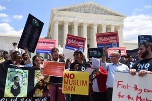 在聯邦最高法院前抗議。（圖源：Getty Images）
