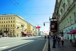 涅瓦大街算是聖彼德堡的主街，建築都古雅精美，透著沙俄的華麗貴氣。