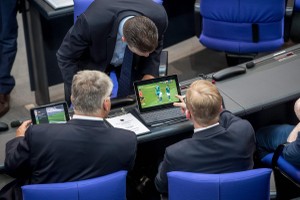 德國經濟研究所當地時間27日公佈的一項研究顯示，由於俄羅斯世界盃德國隊與韓國隊的小組賽於德國工作日下午4時開球，德國經濟因此最多可能損失了2億歐元。（圖源：互聯網）