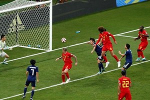 比利時(紅衣)費萊尼頭球破門。（圖源：互聯網）