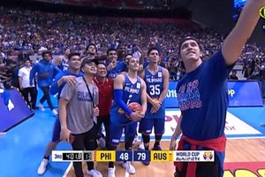 菲律賓球員自拍。