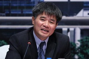 越南航空港總公司(ACV)總經理黎孟雄在一天之內為各直屬單位領導幹部簽署76份委任《決定》。（圖源：ACV）