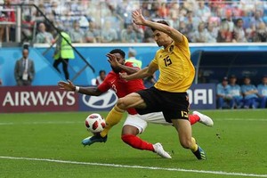 比利時穆尼耶（黃衣）破門瞬間。（圖源：互聯網）