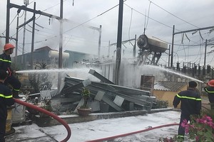 消防隊聞訊後趕抵現場滅火。（圖源：泰雄）