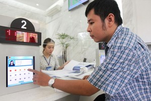 民眾對第一郡人委會幹部工作滿意度進行評分。