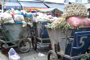 第六郡富林街市的垃圾收集場一瞥。