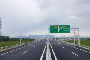 4大交通工程之一的峴港-廣義高速公路即將建成並將於本季節正式投入使用。（圖源：英明）