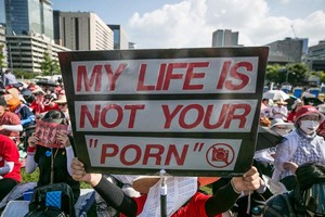 韓國女性上街抗議偷拍惡行。（圖源：互聯網）