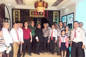 各代表於勝義祖館留影。