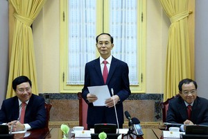 國家主席陳大光接見並責成任務予2018-2021年任期24名大使及越南駐外國機關首長。（圖源：VOV）