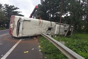 臥鋪客車側翻事故現場。（圖源：海棠）