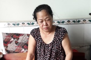 趙月鳳膝蓋腫脹流濃。