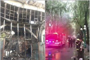 酒店被焚毀，現場一片狼藉（左圖）。（圖源：互聯網）