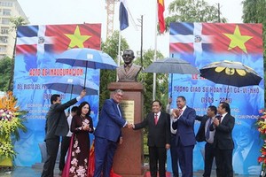 胡安‧博斯教授塑像落成儀式一瞥。