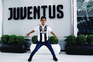 經過“美白”處理的尤文迷你羅。