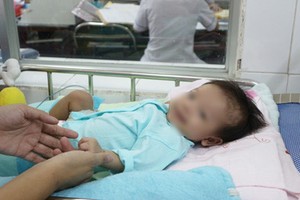 住院治療的1名罕見疾病之病童。