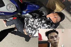 被抓獲的兩名劫匪。（圖源：VNE）