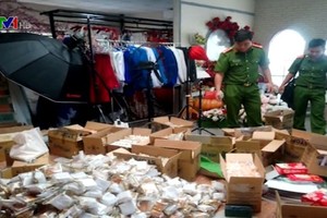 被查獲並扣留的來歷不明月餅。