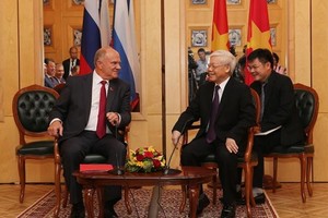 阮富仲總書記會見俄羅斯共產黨主席久加諾夫。（圖源：智勇）