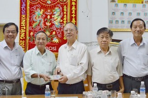 穗城會館理事長盧耀南也向該天后宮樂捐500萬元香油錢。