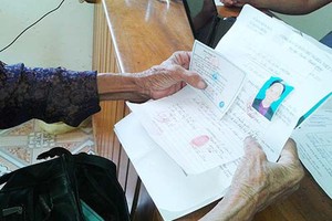 改革自願社保政策，以吸引參與者。