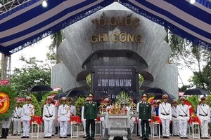 同奈省人委會在定館縣烈士陵園為9位烈士舉行追悼及安葬儀式。（圖源：天王）