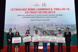 “第十六次丁善理獎學金頒贈與2019年贊助金轉交”儀式一隅。