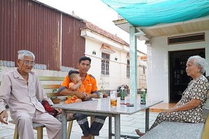 家住芽皮縣協福鄉的梁國成一戶對當地擱置規劃將獲調整一事表示十份高興。