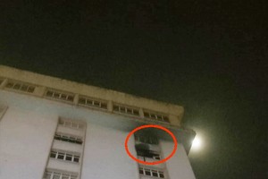 圖中畫紅圈的為起火住房。