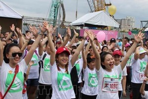 慈善跑步籌款活動出發前的氣氛充滿活力。（圖源：越通社）