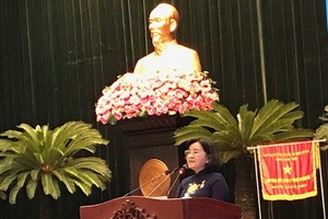 市委宣教處主任申氏舒在聚會上發表講話。
