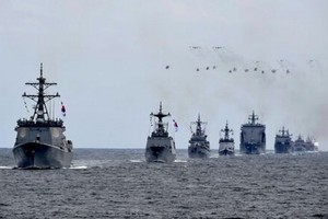 參加韓國國際閱艦式的軍艦。 （圖源：韓聯社）