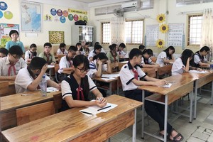 華文科學生正準備考試。