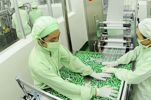 工商部門開展各重點計劃與提案。圖為本市某製藥廠的生產車間一瞥。（圖源：高昇）