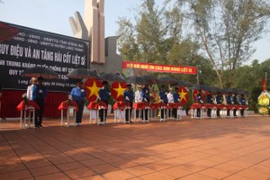 烈士骸骨追悼和安葬儀式。（圖源：天王）