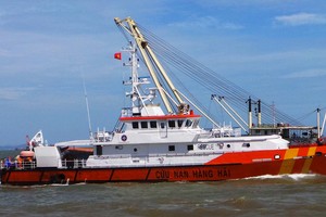 SAR413救護船緊急展開救援。