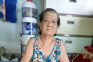 趙素貞正等錢入院做第二次手術。