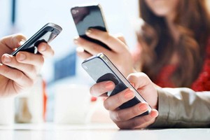 16 日起更換電信公司可保留手機號碼。（示意圖源：互聯網）