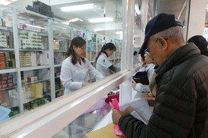 民眾不該隨便購買和服用抗生素。（圖源：杜叉）